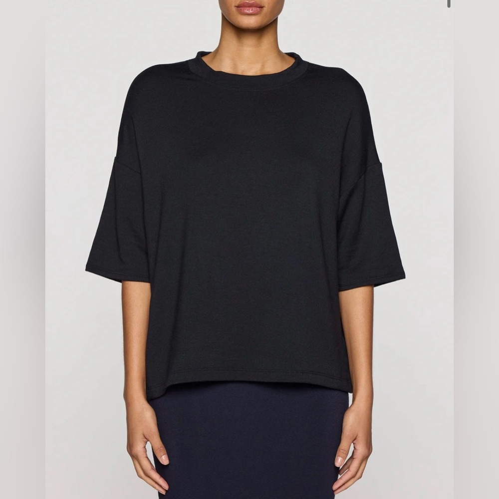 NWOT BLEUSALT The Oversized T-Shirt
Size: 2
Color: Black